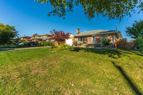 Photo 2 at 24 Aura Lea Boulevard, Pelmo Park W5, Toronto