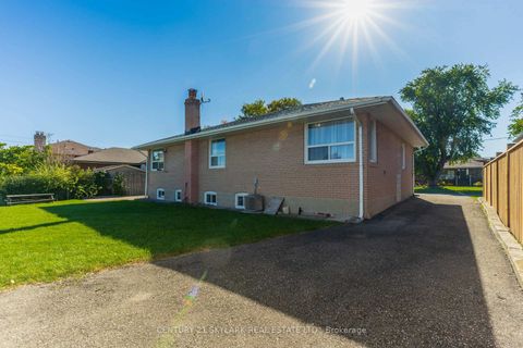 Photo 35 at 24 Aura Lea Boulevard, Pelmo Park W5, Toronto