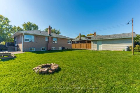 Photo 37 at 24 Aura Lea Boulevard, Pelmo Park W5, Toronto