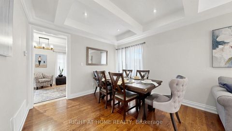 Photo 8 at 44 Robertson Close, Maple, Vaughan