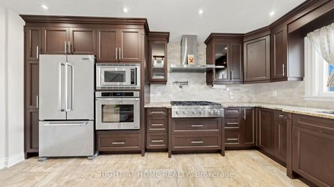 Photo 14 at 44 Robertson Close, Maple, Vaughan