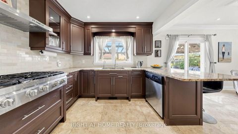 Photo 16 at 44 Robertson Close, Maple, Vaughan