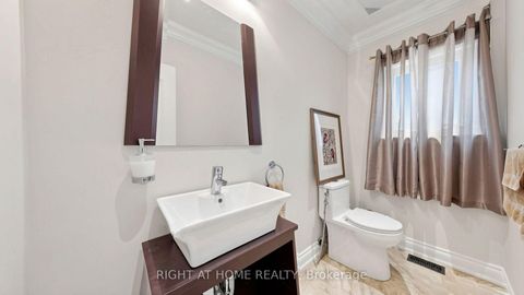 Photo 18 at 44 Robertson Close, Maple, Vaughan