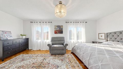 Photo 22 at 44 Robertson Close, Maple, Vaughan