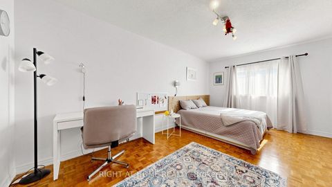 Photo 25 at 44 Robertson Close, Maple, Vaughan