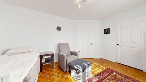 Photo 27 at 44 Robertson Close, Maple, Vaughan