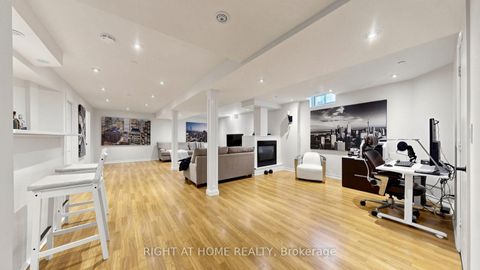 Photo 29 at 44 Robertson Close, Maple, Vaughan