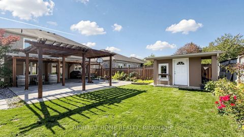 Photo 39 at 44 Robertson Close, Maple, Vaughan