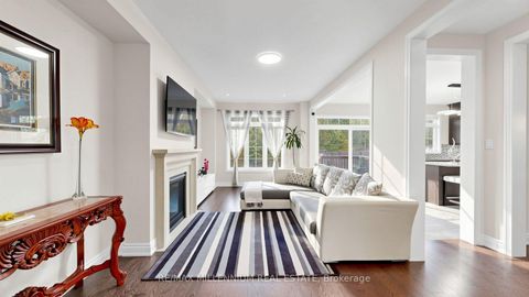 Photo 2 at 327 Mactier Drive, Kleinburg, Vaughan