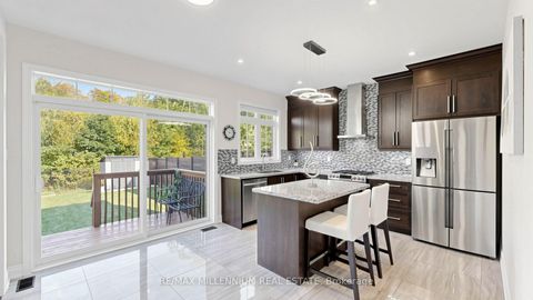 Photo 9 at 327 Mactier Drive, Kleinburg, Vaughan