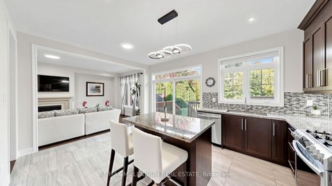 Photo 12 at 327 Mactier Drive, Kleinburg, Vaughan