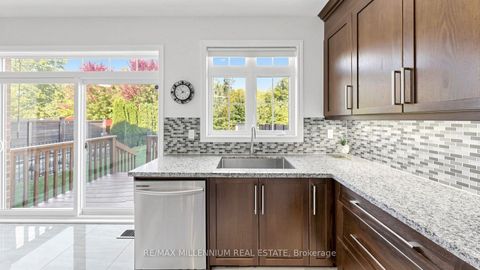 Photo 16 at 327 Mactier Drive, Kleinburg, Vaughan