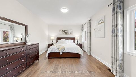 Photo 24 at 327 Mactier Drive, Kleinburg, Vaughan
