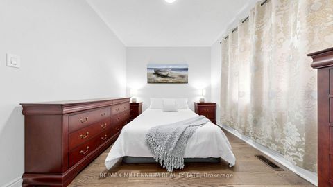 Photo 33 at 327 Mactier Drive, Kleinburg, Vaughan