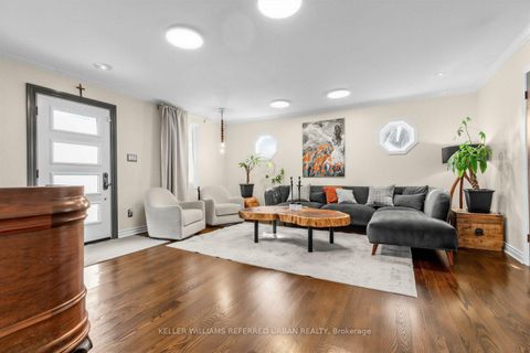 Photo 5 at 12 Railway Street, Maple, Vaughan