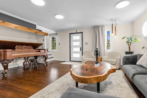 Photo 6 at 12 Railway Street, Maple, Vaughan
