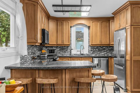Photo 15 at 12 Railway Street, Maple, Vaughan