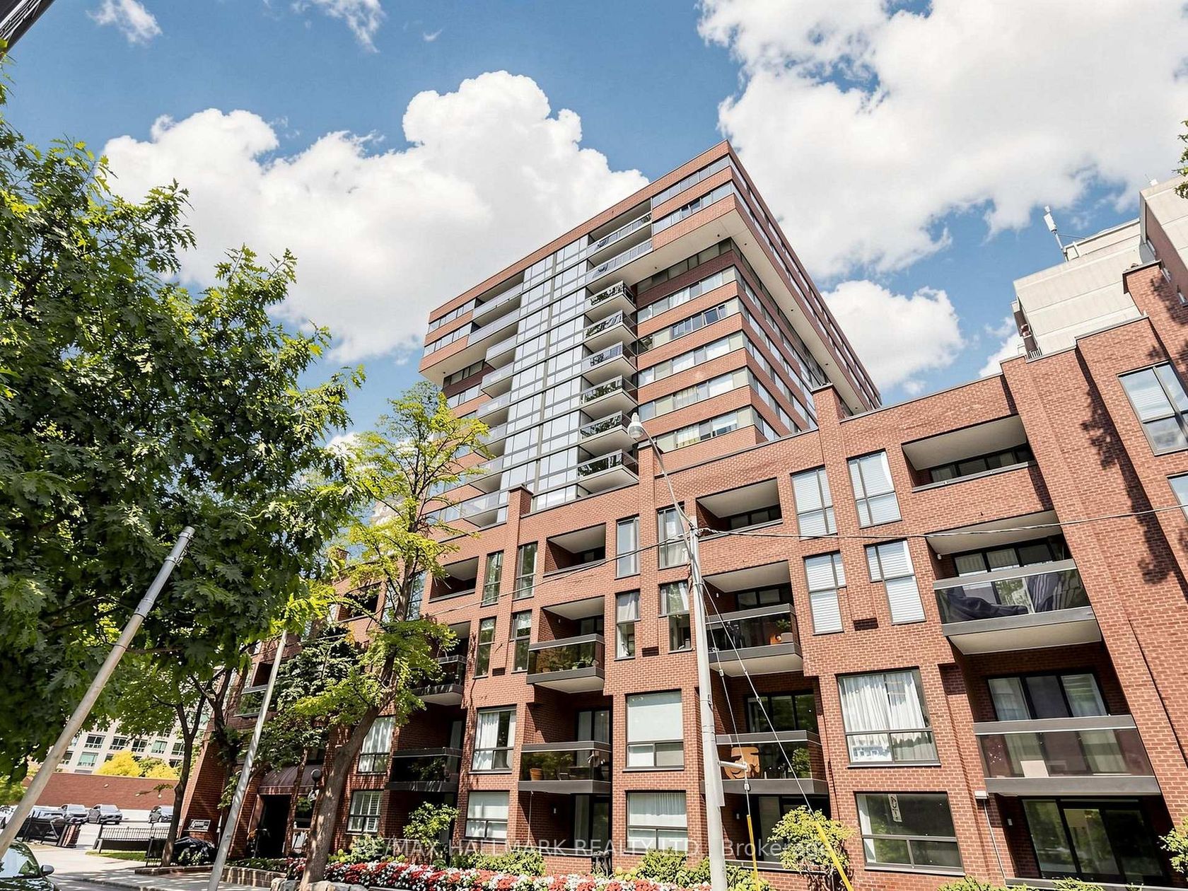 1405 - 15 Mcmurrich Street, Annex, Toronto 