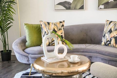 Photo 8 at 73 Houston Crescent, Don Valley Village, Toronto