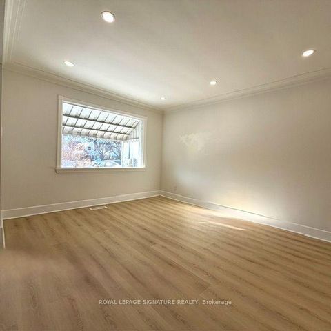 Photo 3 at 293 Glebemount Avenue, East York, Toronto