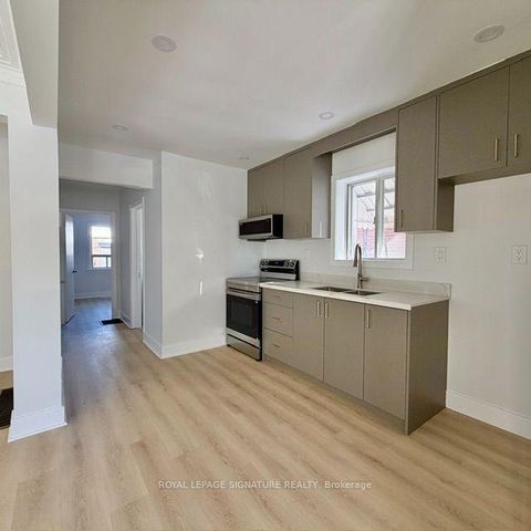 Photo 5 at 293 Glebemount Avenue, East York, Toronto