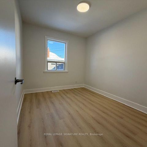 Photo 10 at 293 Glebemount Avenue, East York, Toronto