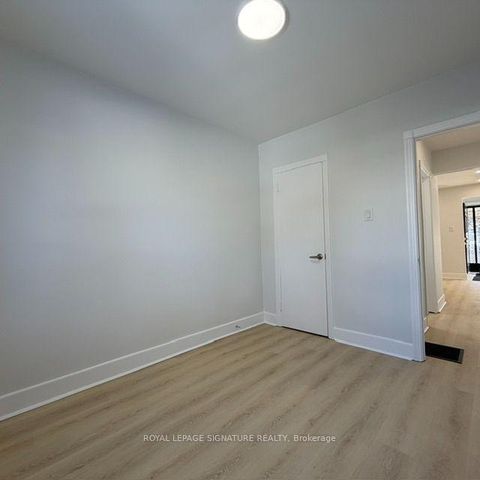 Photo 11 at 293 Glebemount Avenue, East York, Toronto