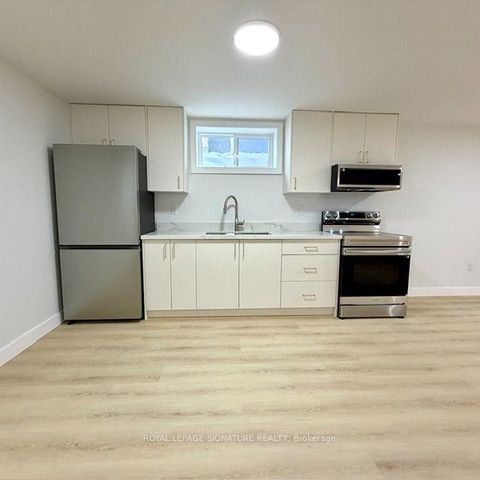 Photo 13 at 293 Glebemount Avenue, East York, Toronto