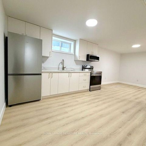 Photo 14 at 293 Glebemount Avenue, East York, Toronto