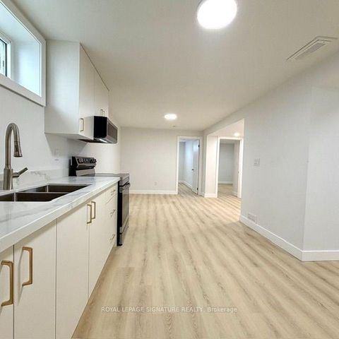 Photo 15 at 293 Glebemount Avenue, East York, Toronto