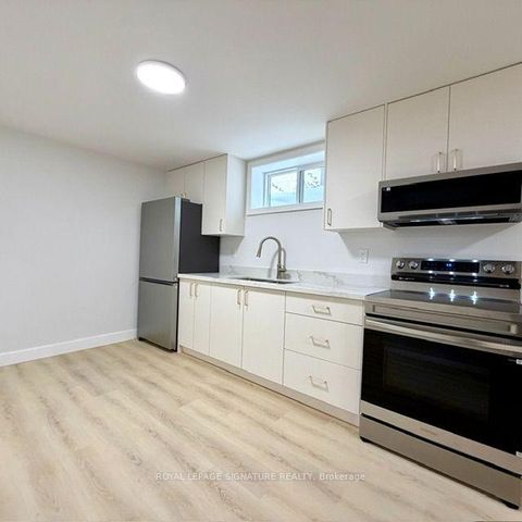 Photo 17 at 293 Glebemount Avenue, East York, Toronto