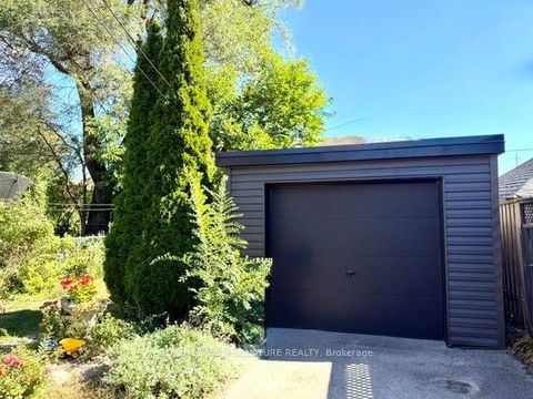 Photo 24 at 293 Glebemount Avenue, East York, Toronto