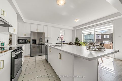 Photo 13 at 32 Copperhill Heights E, Rural Barrie Southeast, Barrie