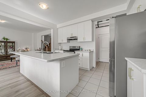 Photo 16 at 32 Copperhill Heights E, Rural Barrie Southeast, Barrie