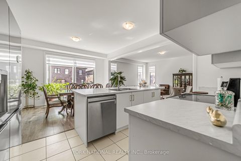 Photo 17 at 32 Copperhill Heights E, Rural Barrie Southeast, Barrie