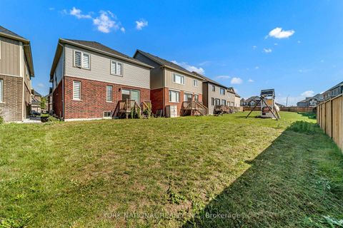 Photo 39 at 32 Copperhill Heights E, Rural Barrie Southeast, Barrie