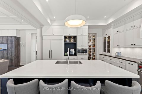 Photo 13 at 50 Sheldrake Boulevard, Mount Pleasant East, Toronto