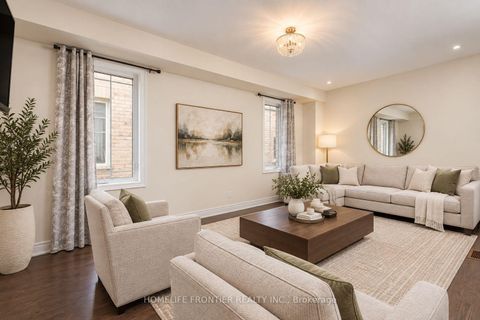 Photo 4 at 135 Ross Vennare Crescent, Kleinburg, Vaughan