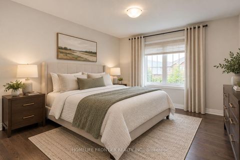 Photo 11 at 135 Ross Vennare Crescent, Kleinburg, Vaughan