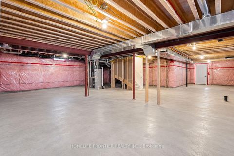 Photo 16 at 135 Ross Vennare Crescent, Kleinburg, Vaughan
