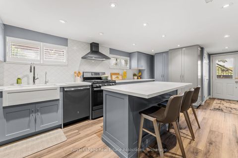 Photo 4 at 20 Honeywood Road, Jane Heights, Toronto