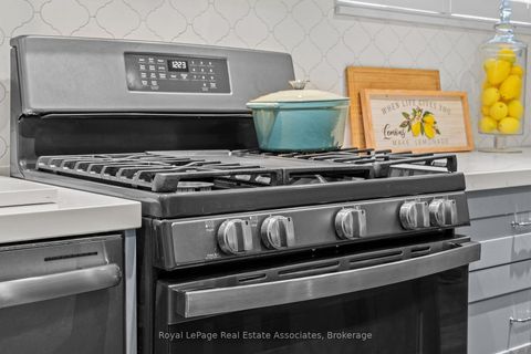 Photo 6 at 20 Honeywood Road, Jane Heights, Toronto