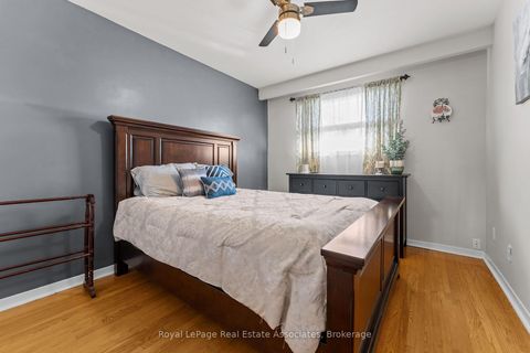 Photo 10 at 20 Honeywood Road, Jane Heights, Toronto