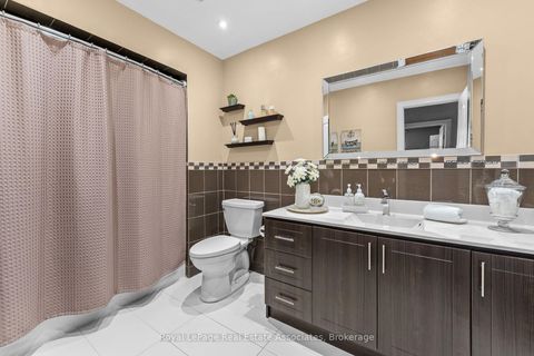 Photo 12 at 20 Honeywood Road, Jane Heights, Toronto
