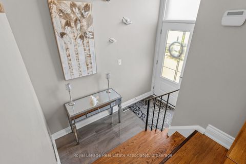 Photo 13 at 20 Honeywood Road, Jane Heights, Toronto