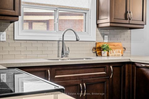 Photo 22 at 20 Honeywood Road, Jane Heights, Toronto