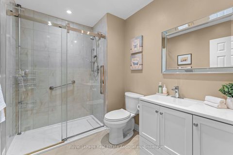 Photo 23 at 20 Honeywood Road, Jane Heights, Toronto
