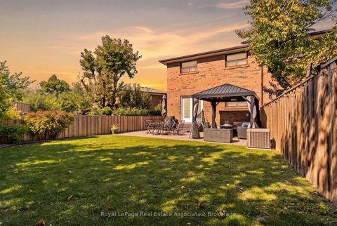 Photo 32 at 20 Honeywood Road, Jane Heights, Toronto