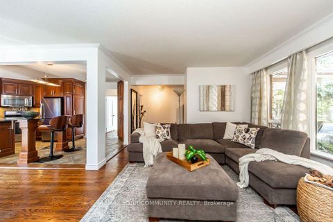 Photo 6 at 66 Decarie Circle, West Deane, Toronto