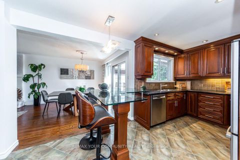 Photo 9 at 66 Decarie Circle, West Deane, Toronto